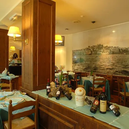 Meditur Hotel Cagliari Santa Maria מלון קליארי