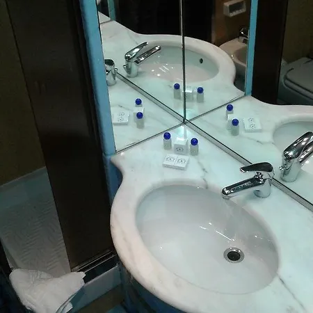 Meditur Hotel Cagliari Santa Maria كالياري