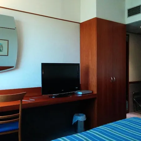 Meditur Hotel Cagliari Santa Maria 3* كالياري